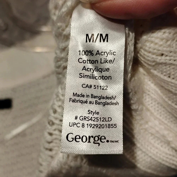 George Women's White Knitted Short Sleeve Bolero NWOT Size Medium - Picture 3 of 9